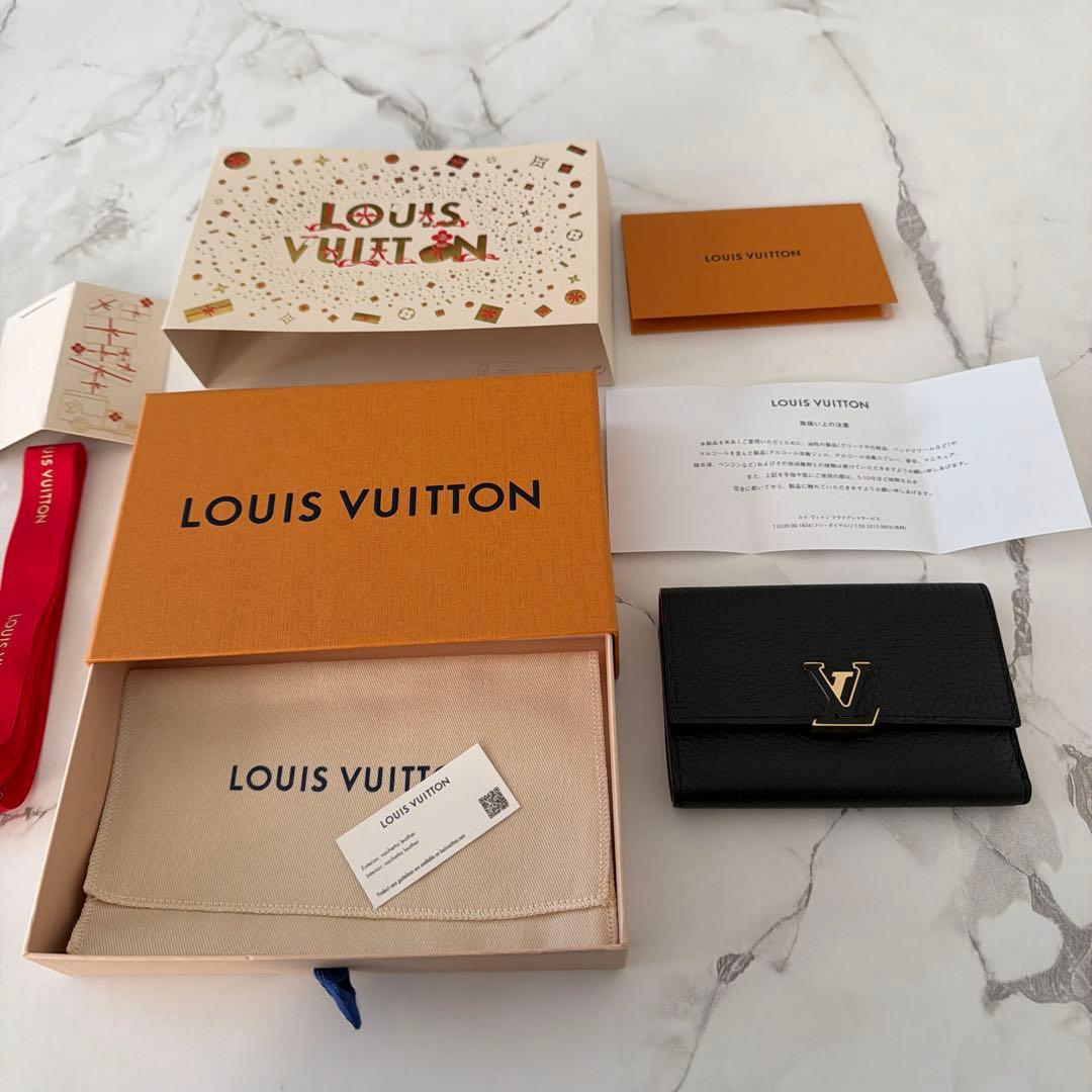 Louis Vuitton ポルトフォイユ・カプシーヌ コンパクト M62157