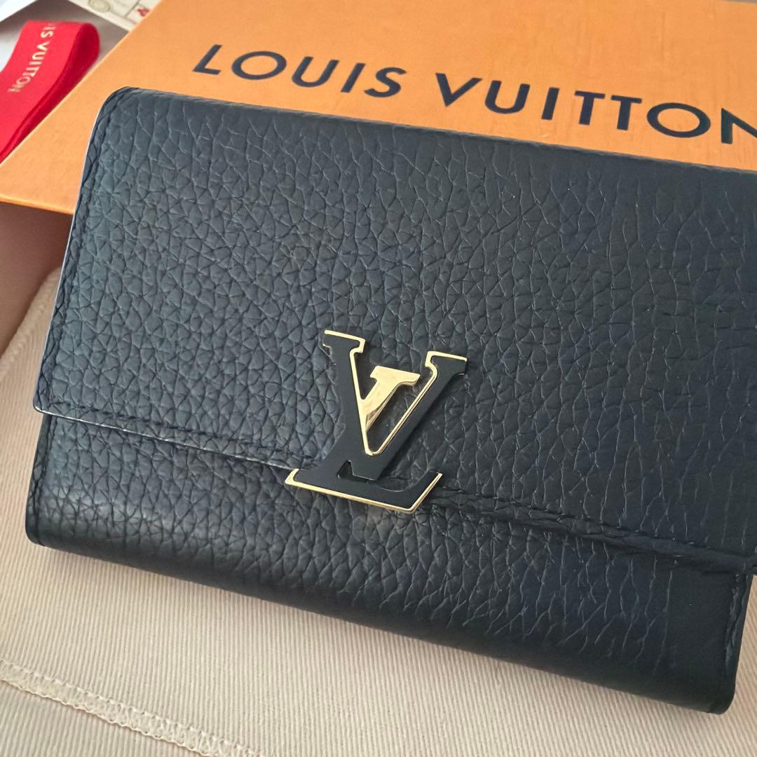 Louis Vuitton ポルトフォイユ・カプシーヌ コンパクト M62157