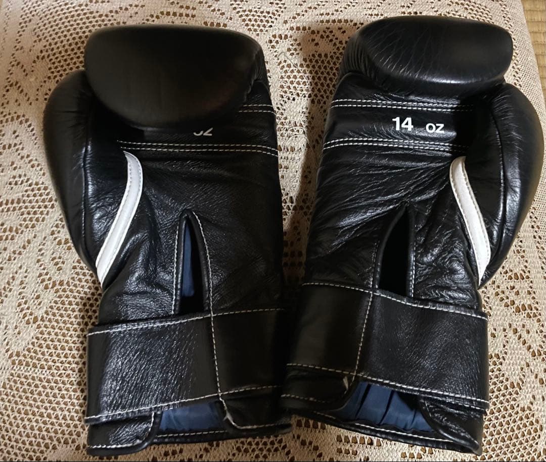 YY　Winning ボクシンググローブ 14 oz ブラック