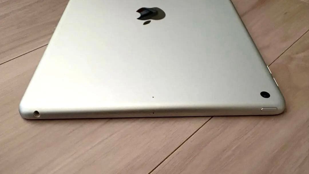 【かなり美品】iPad 第9世代　10.9インチ シルバー 本体