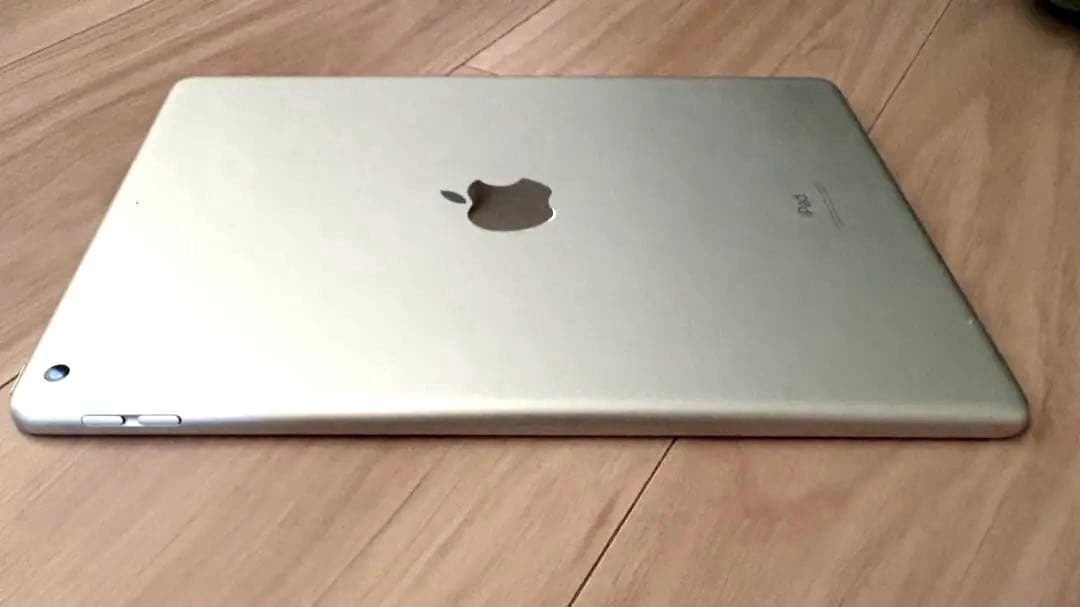 【かなり美品】iPad 第9世代　10.9インチ シルバー 本体