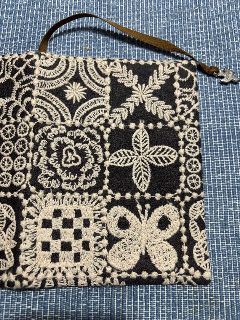 ミナペルホネンブックカバー　forest tile