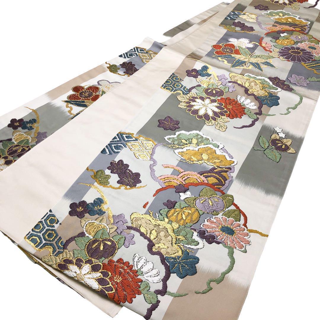 ☆ 袋帯 唐織 雪輪に花柄模様 松 乳白色 金糸 O-4832