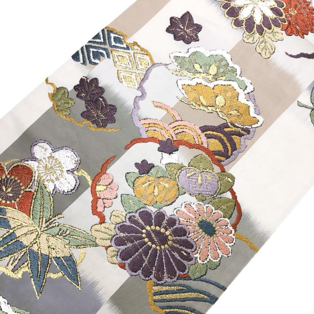 ☆ 袋帯 唐織 雪輪に花柄模様 松 乳白色 金糸 O-4832