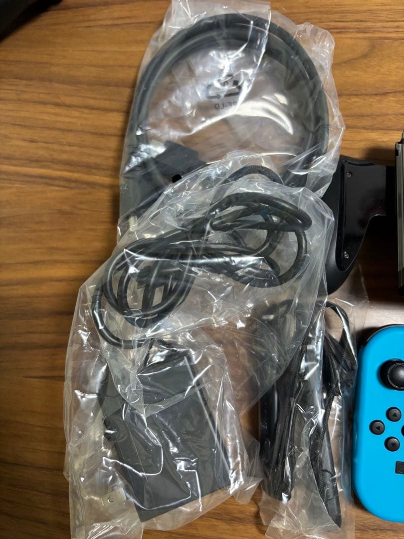 Nintendo Switch 本体ネオンブルー/レッド