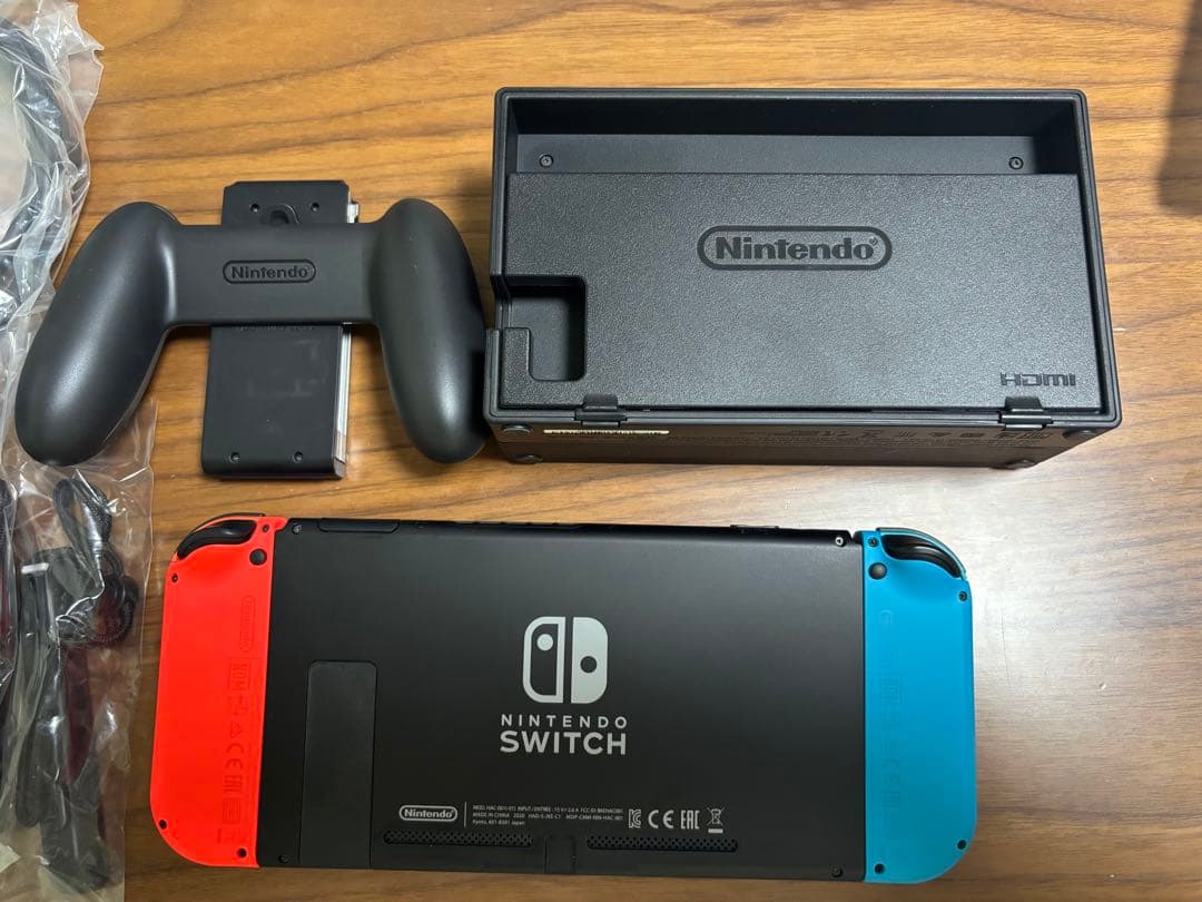 Nintendo Switch 本体ネオンブルー/レッド