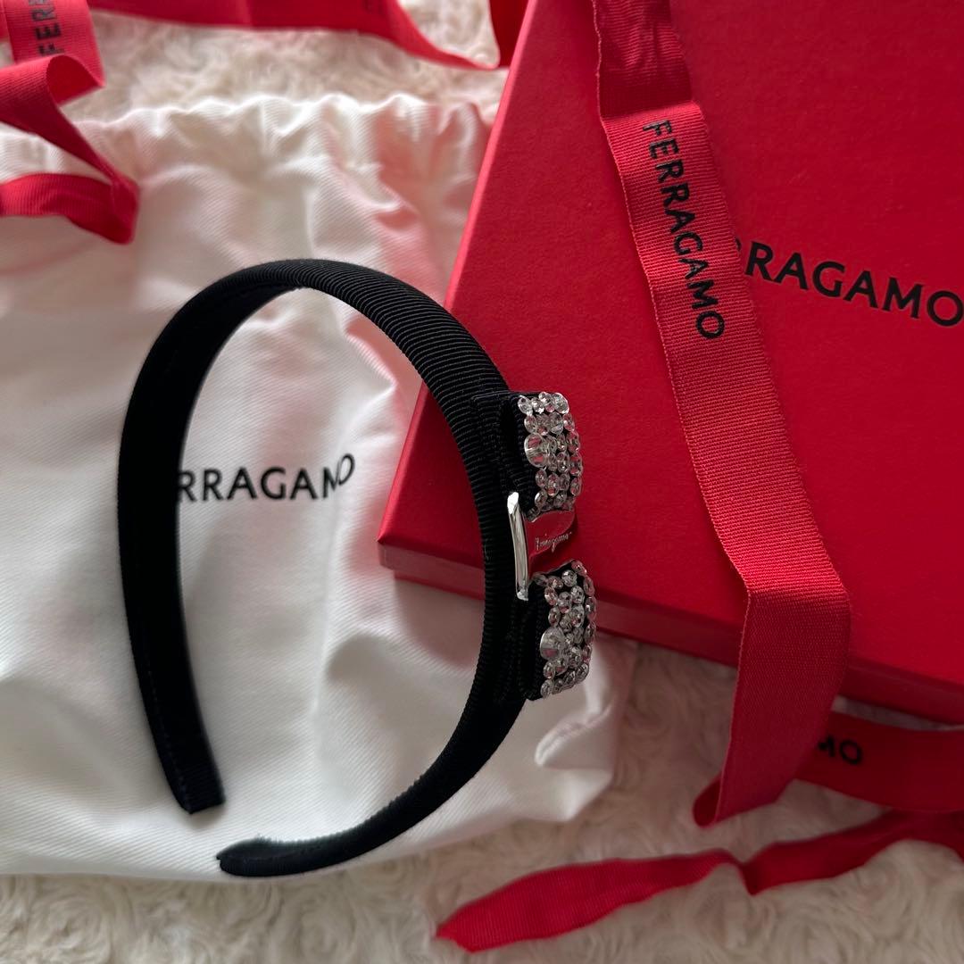 FERRAGAMO ブラッククリスタルヘアバンド/カチューシャ