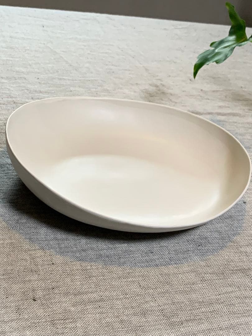 クリスチャンヌ・ペロション 初期 大判オーバル32cm 白系プレート　有元葉子