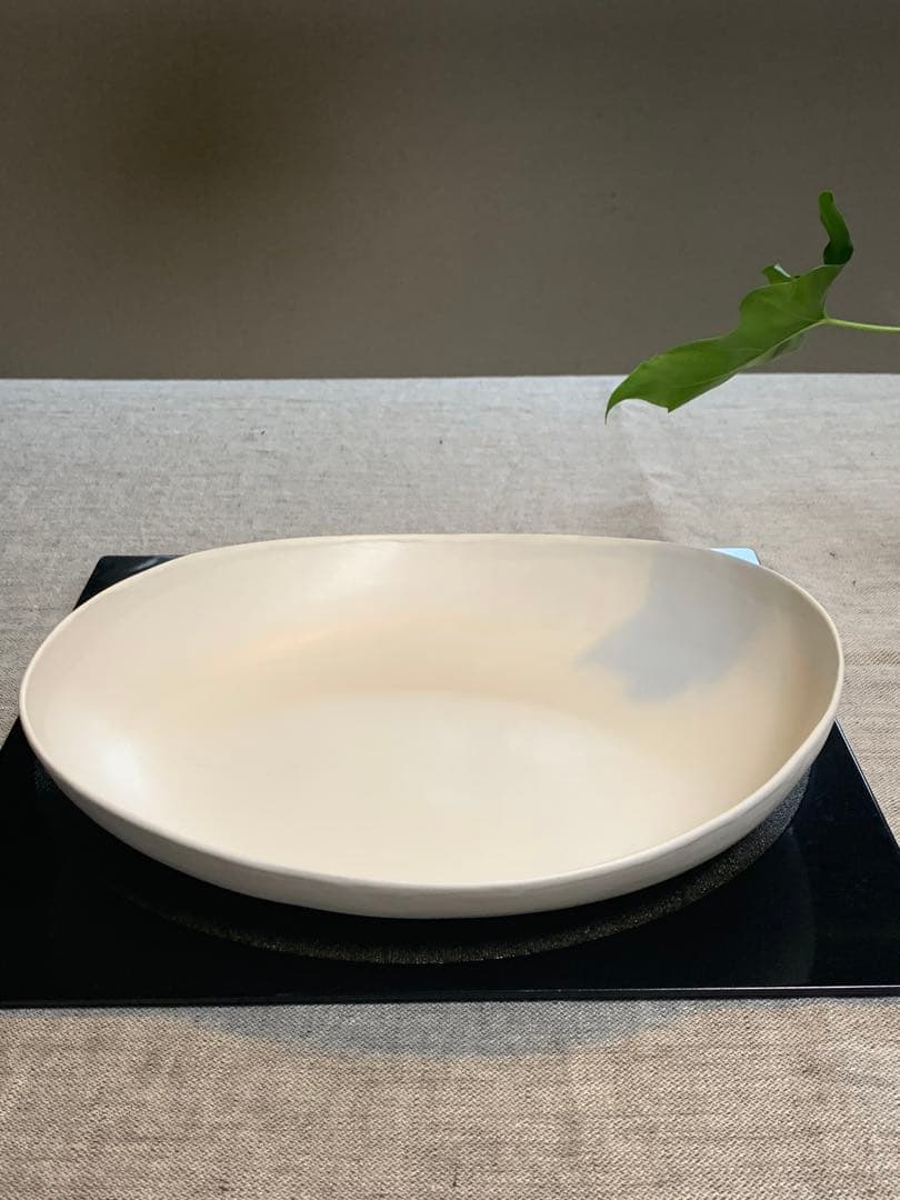 クリスチャンヌ・ペロション 初期 大判オーバル32cm 白系プレート　有元葉子