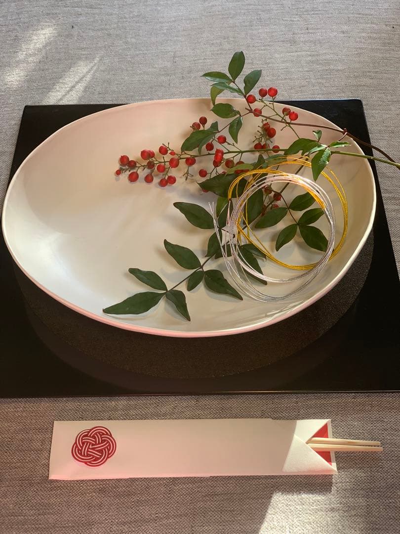 クリスチャンヌ・ペロション 初期 大判オーバル32cm 白系プレート　有元葉子