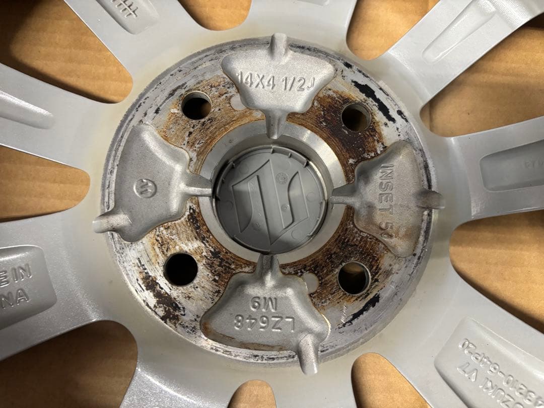 エブリィワゴンDA17W 純正アルミホイール　4本