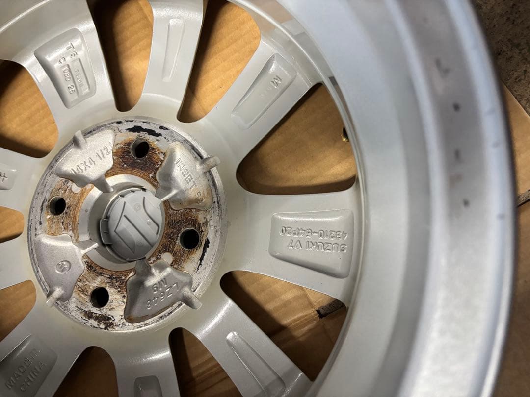 エブリィワゴンDA17W 純正アルミホイール　4本