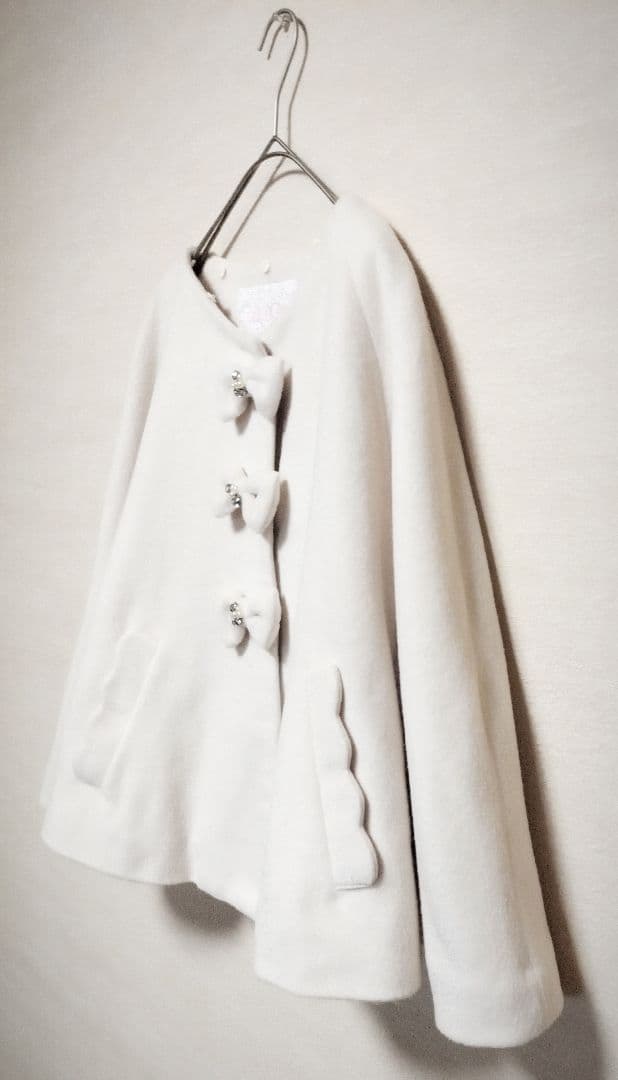 LIZ LISA　リボンビジュー釦ファー襟ケープコート　０