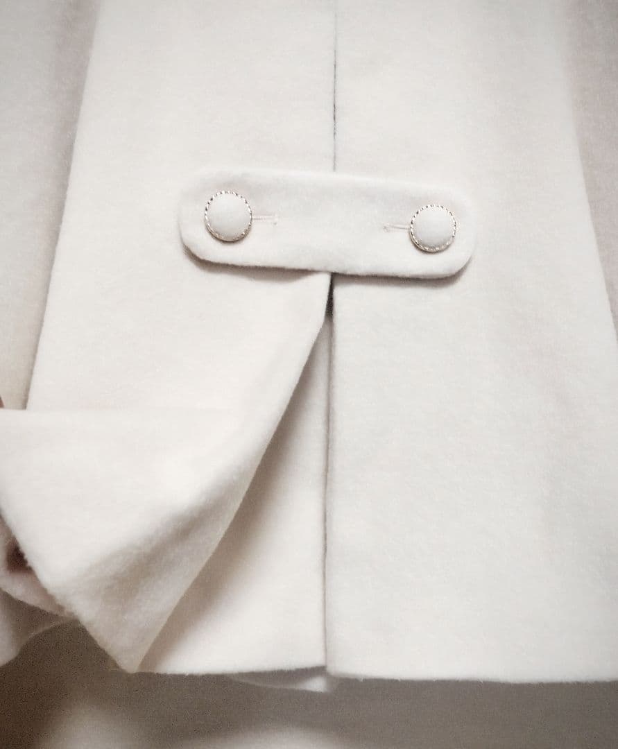 LIZ LISA　リボンビジュー釦ファー襟ケープコート　０