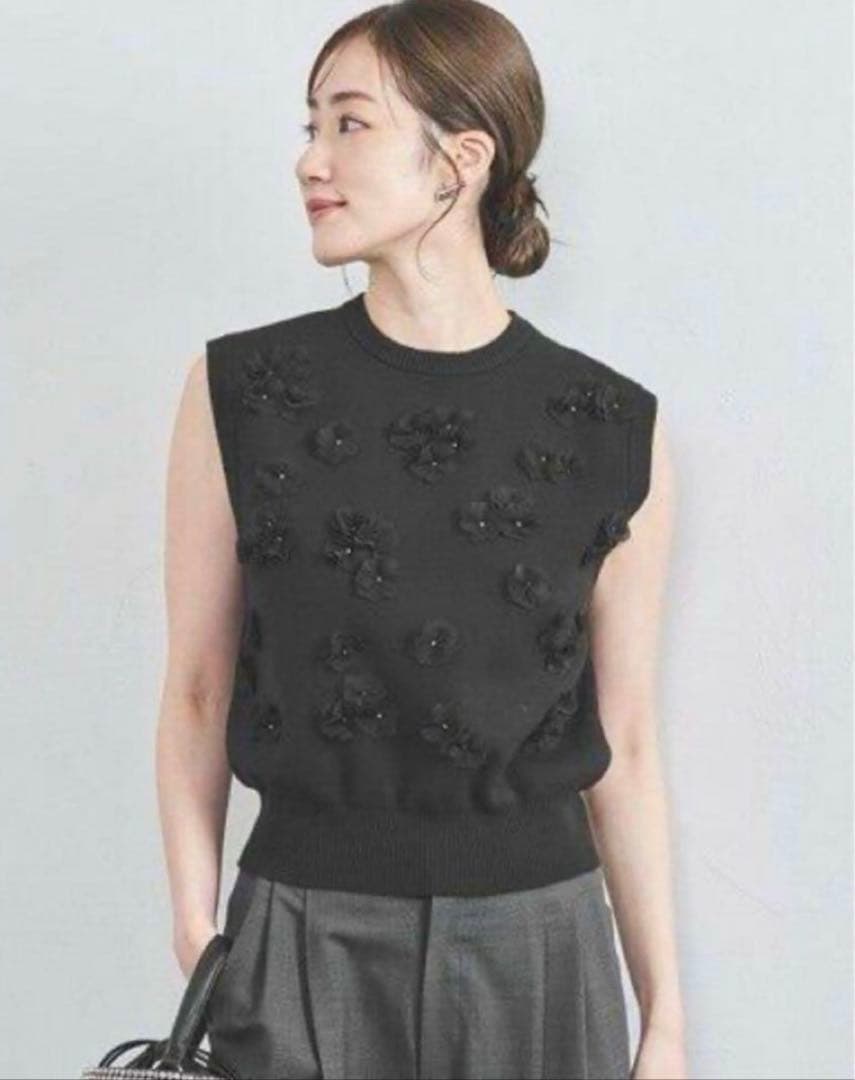 ⭐︎最終値下げ⭐︎ユナイテッドアローズ3Dフラワーモチーフノースリーブニットベスト