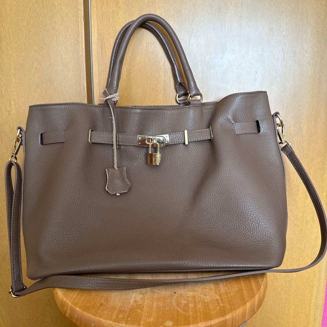 再値下げしました！美品 ミロス MILOS 金具付きトート ブラック A4収納可