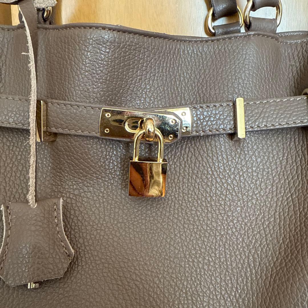 再値下げしました！美品 ミロス MILOS 金具付きトート ブラック A4収納可