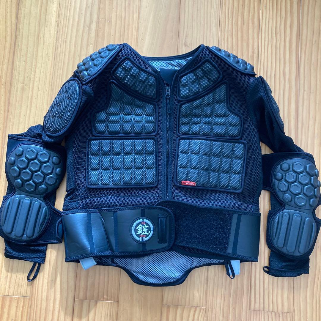 鎧　スノーボードプロテクター