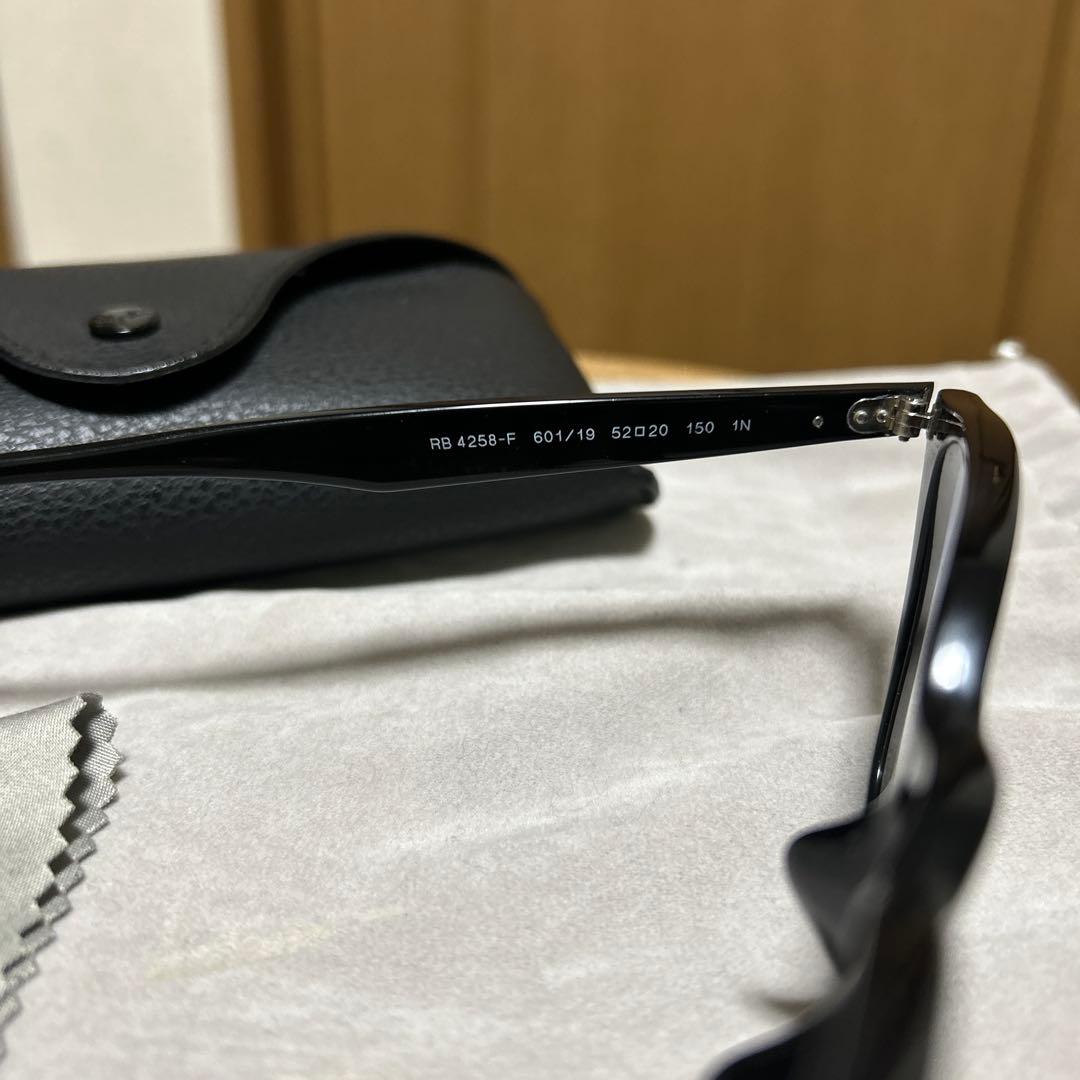 も*ち様 極美品RB4258-F 601/19 啓之輔さん着用　RayBan