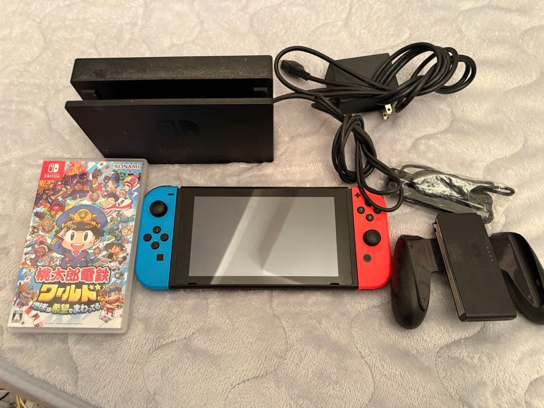 Nintendo Switch 赤/青 本体 + 付属品　桃鉄付き！