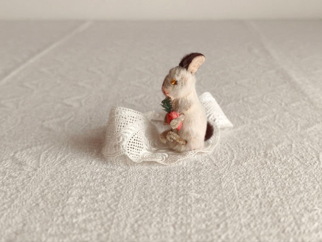 *vintage rabbit ❀ ダークグレーのお耳と尻尾 可愛い ウサちゃん