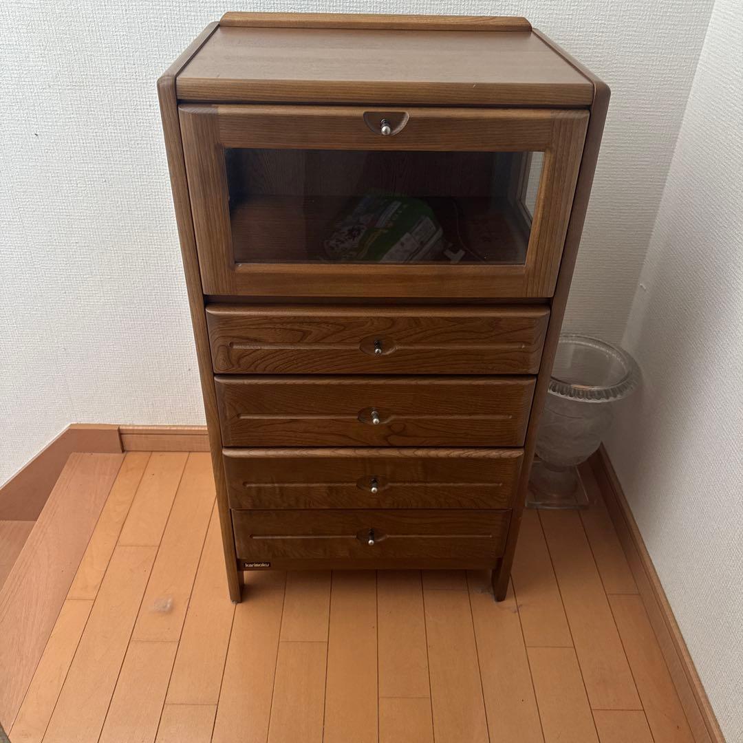 も*ん様 カリモク 木製 4段チェスト 上部ガラス扉付き