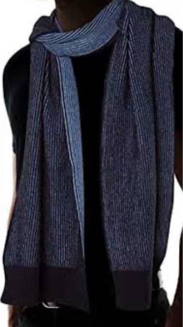 BOSS マフラー NEWデザイン 【新品未使用】✨✨