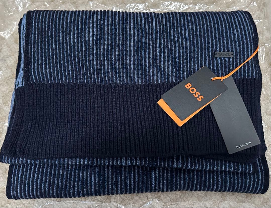 BOSS マフラー NEWデザイン 【新品未使用】✨✨