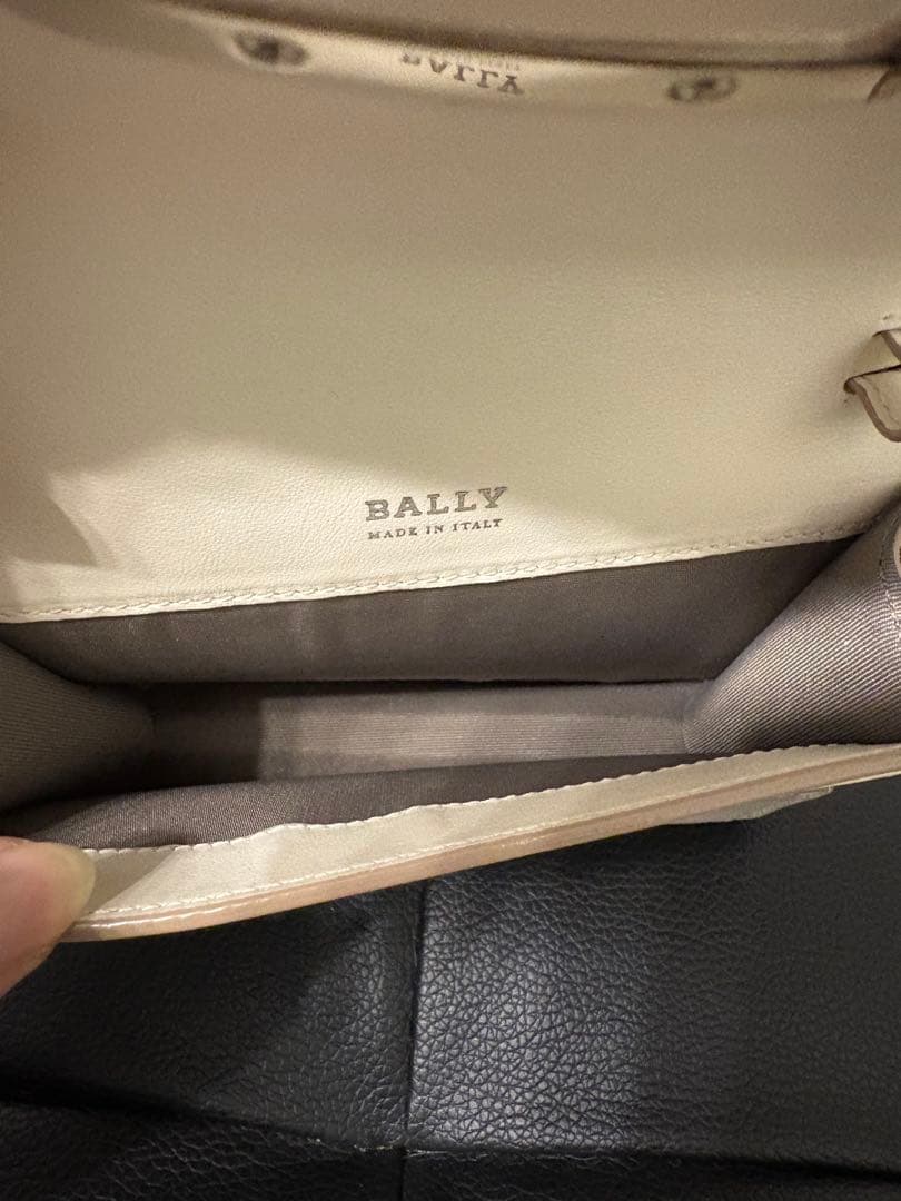 美品BALLY バリー　ミニ財布　ショルダーバッグ　クリスタルミニショルダー