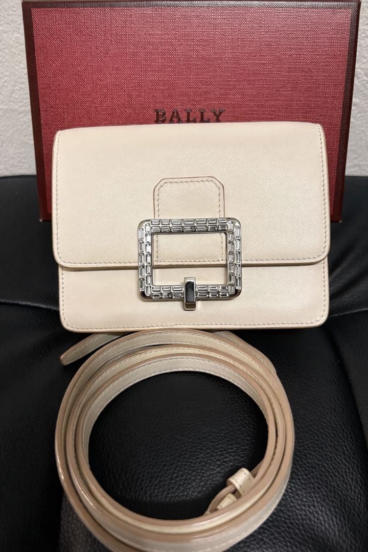 美品BALLY バリー　ミニ財布　ショルダーバッグ　クリスタルミニショルダー