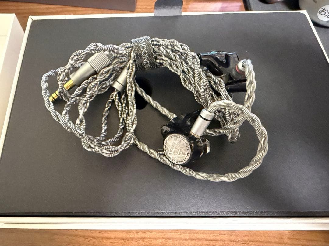 イヤホン Moondrop Meteor