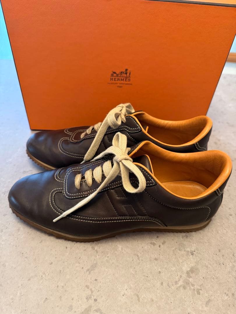 HERMES エルメスクイックレザーHロゴ　ローカットスニーカー