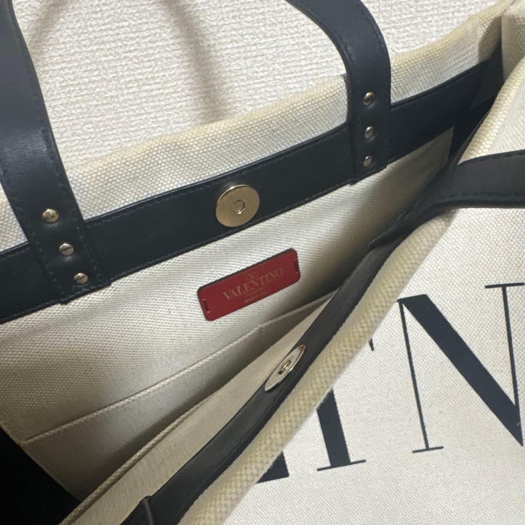 VALENTINO トートバッグ アイボリー/ブラック