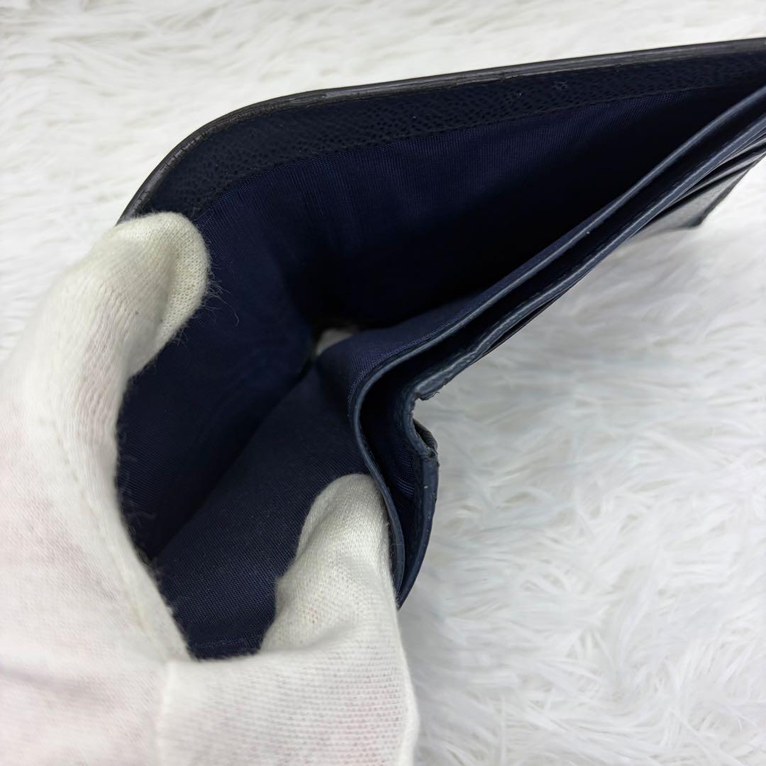 美品✨プラダ 二つ折り サフィアーノ 三角ロゴ 折り財布 レザー シボ革 紺