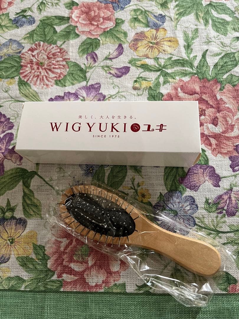 Yuki ウィッグ　トップピース　専用ブラシ付き