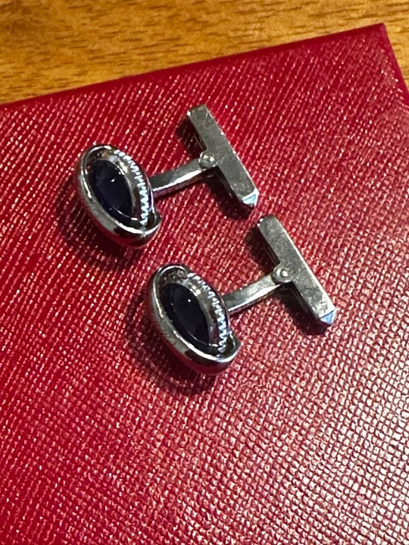 青色球体の金属製カフリンクス