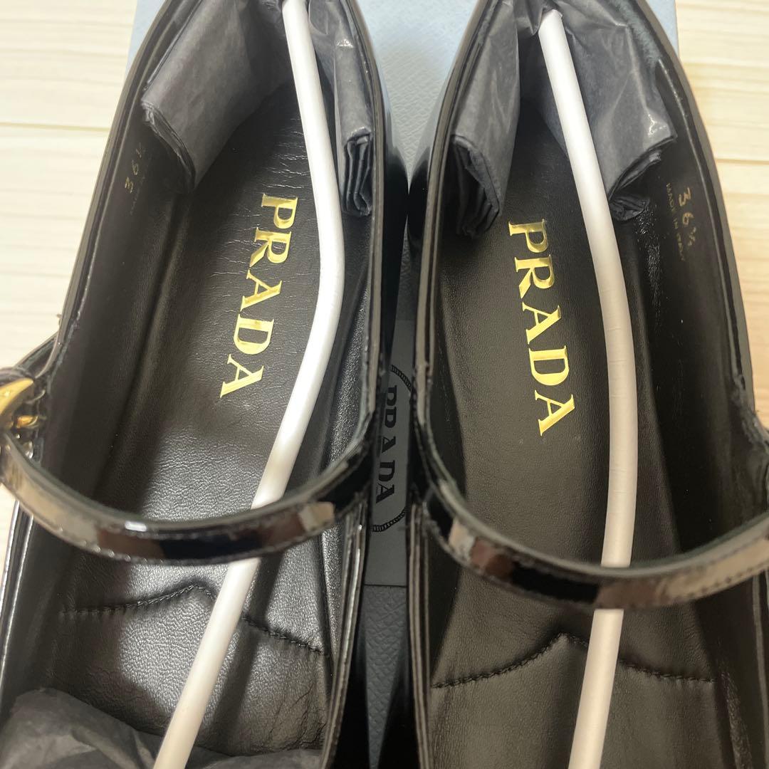 新品 PRADA レザー フラットシューズ