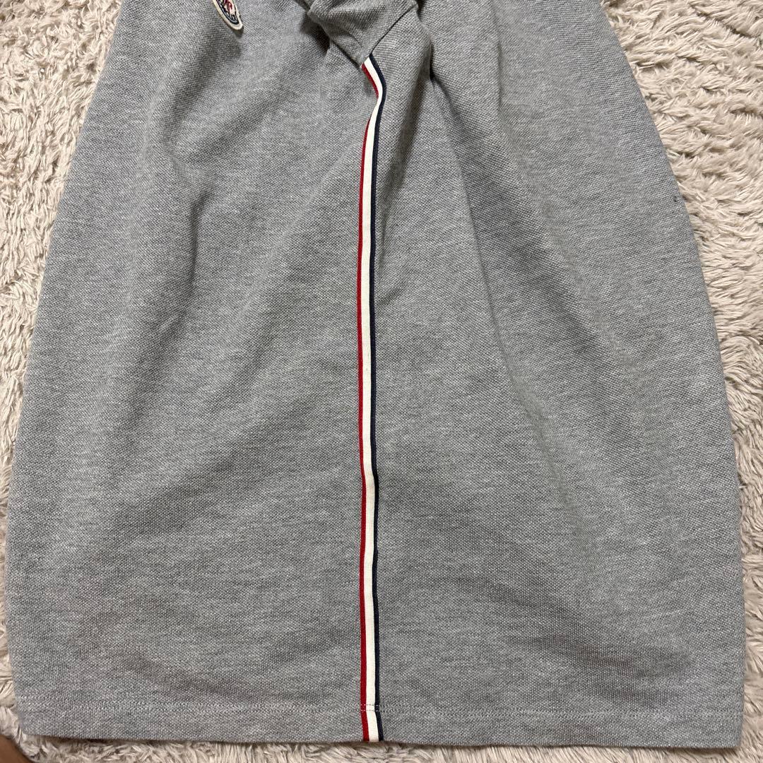 MONCLER グレーポロシャツ