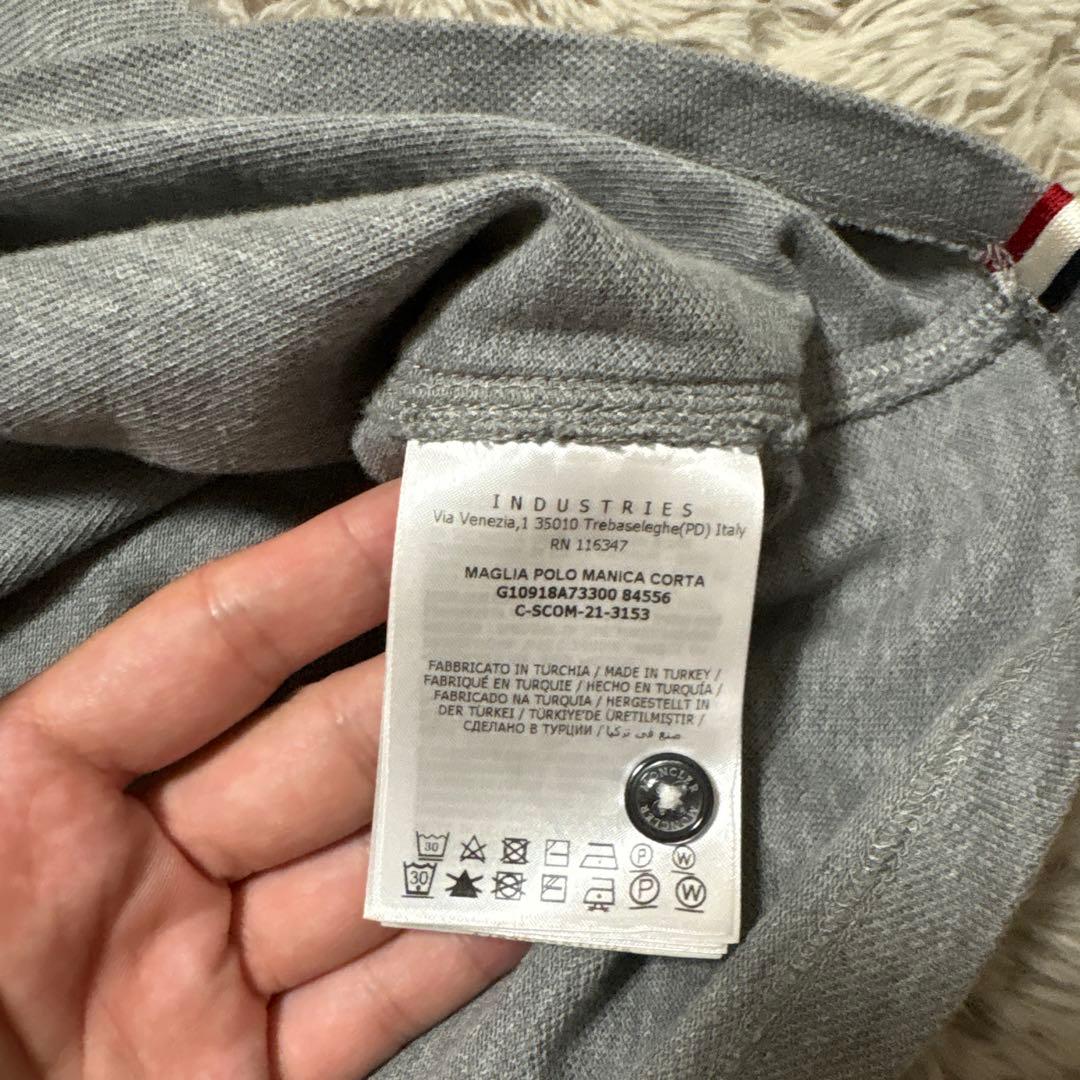 MONCLER グレーポロシャツ