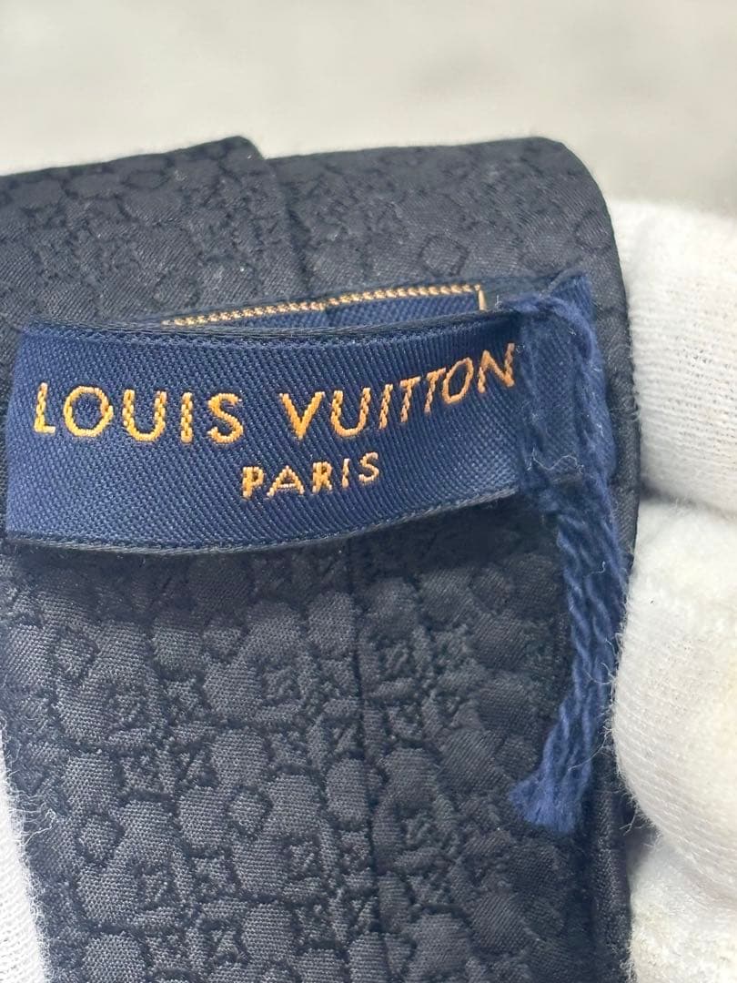LOUIS VUITTON ダークブルーネクタイ