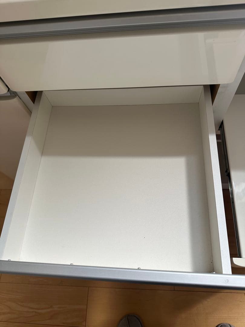 ニトリ　キッチンカウンター　120センチ幅食器棚