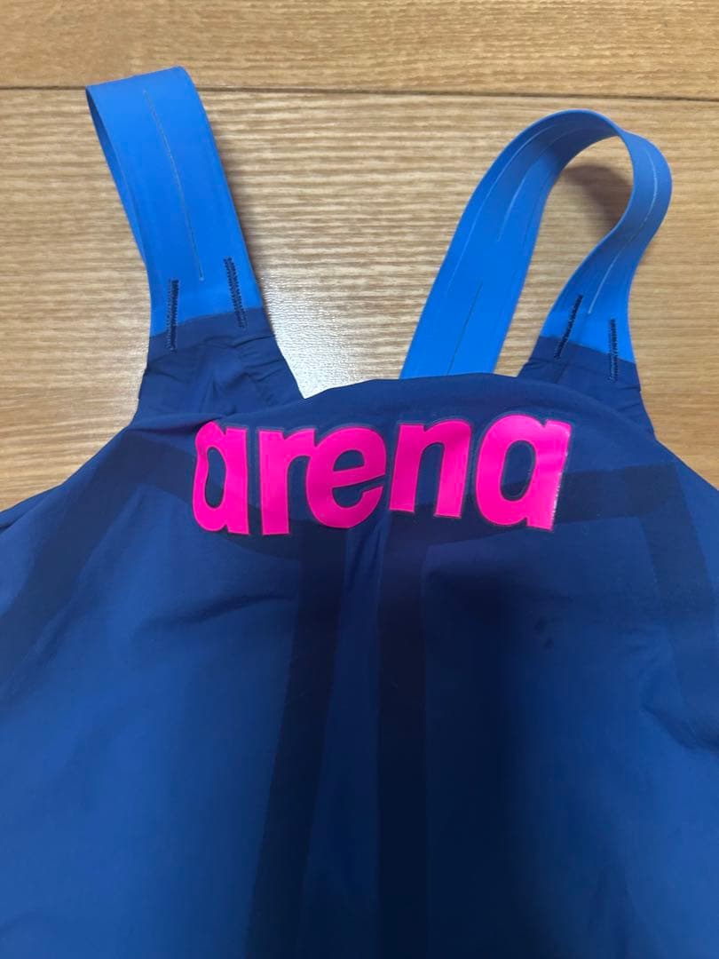 arena 高速水着