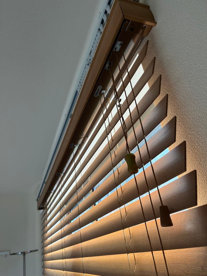 送料込！大特価！早い者勝ち！TUISS DECOR 木製ブラインド 調光機能付