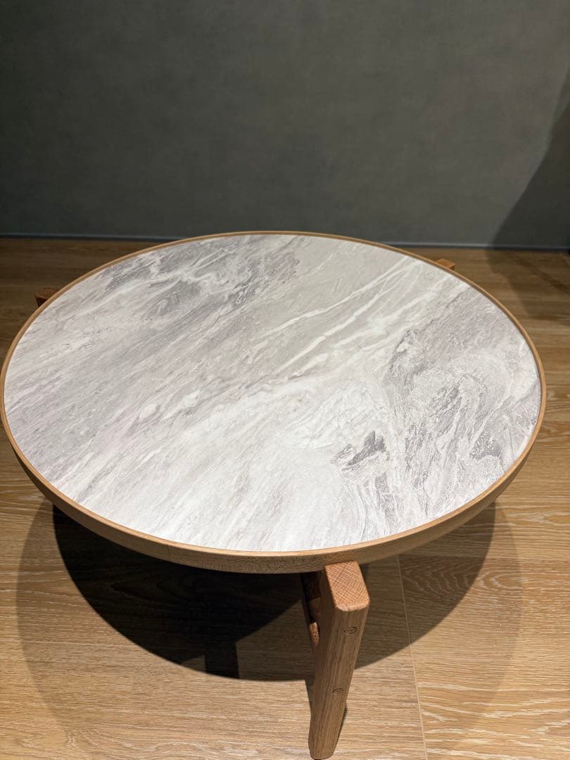 FORM マーブルラウンドテーブル Sサイズ ほぼ未使用/新品価格47,850円