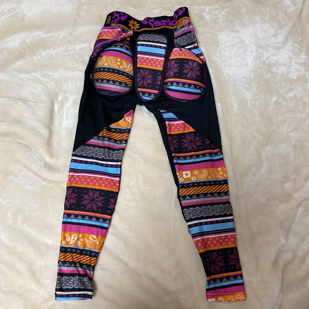 エ*ン様 ESTIVO スノボウェアM上下とプロテクターセット 初心者