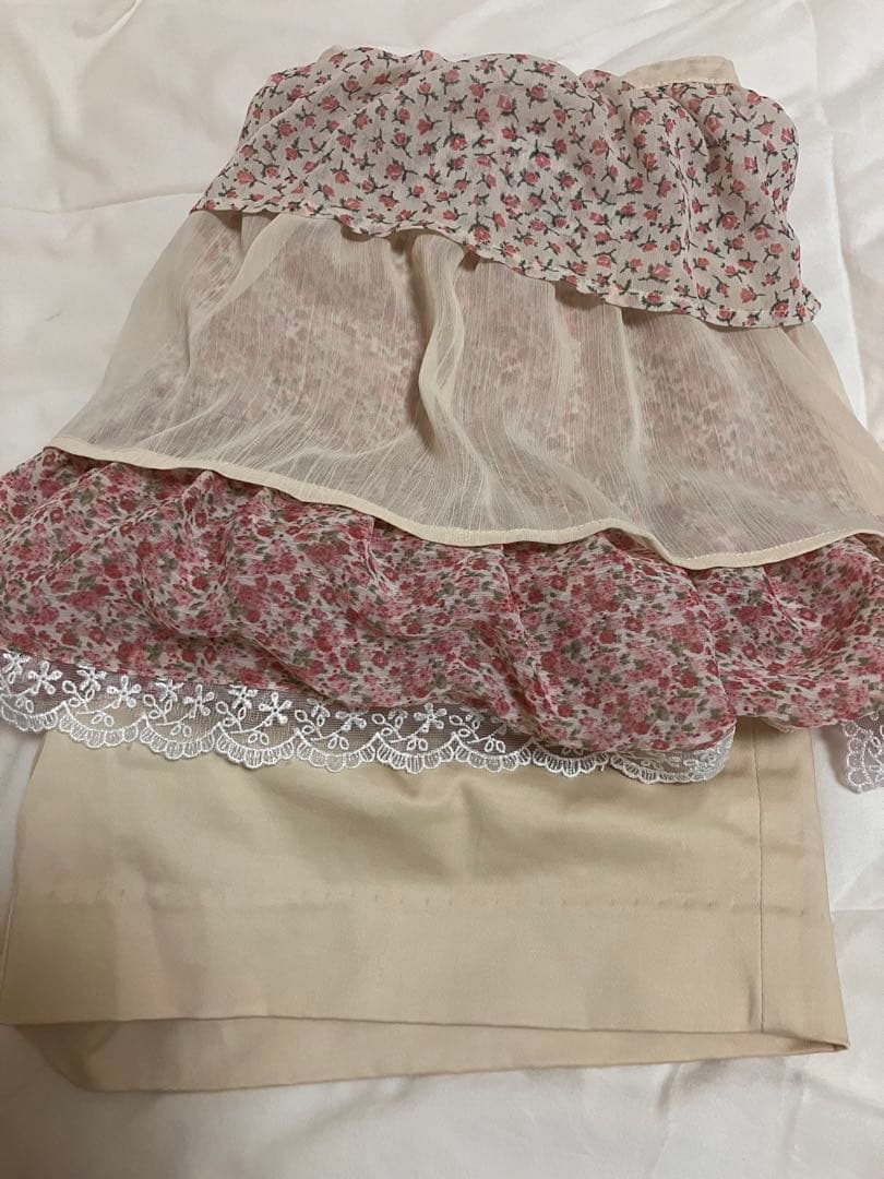 TINA：JOJUN フリルラップレイヤード ショートパンツ Mサイズ