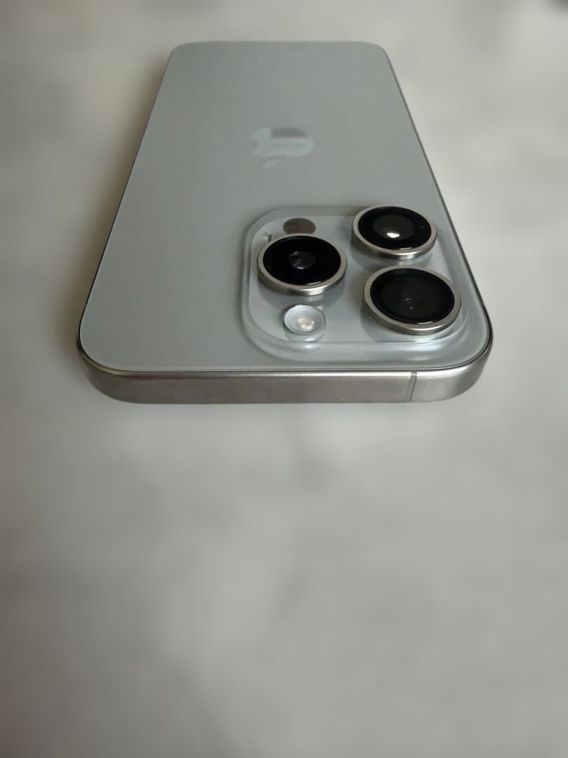 【純正ケース付】iPhone 15 Pro ナチュラルチタニウム 128GB