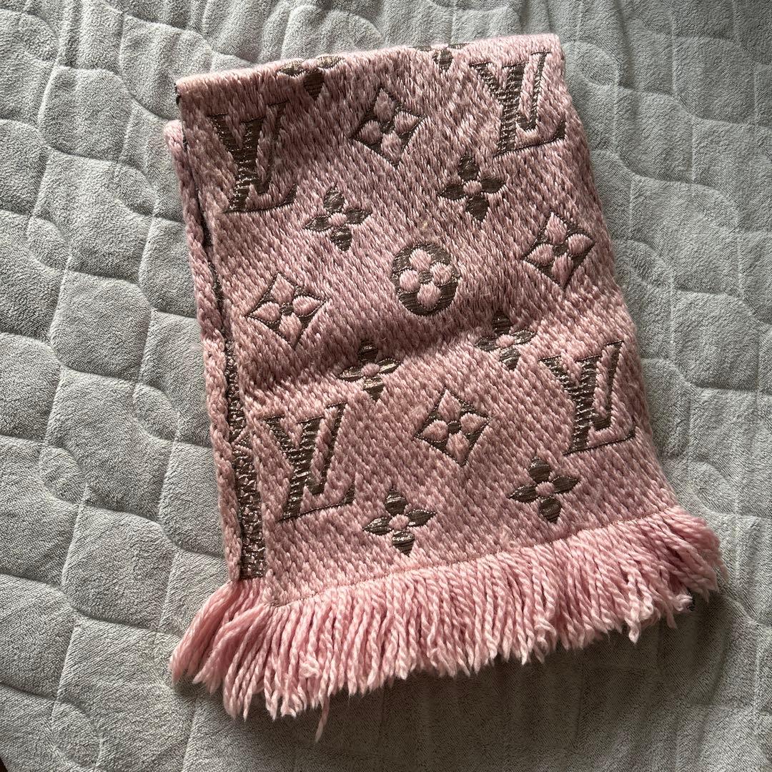 LOUIS VUITTON ピンク ロゴマニアマフラー