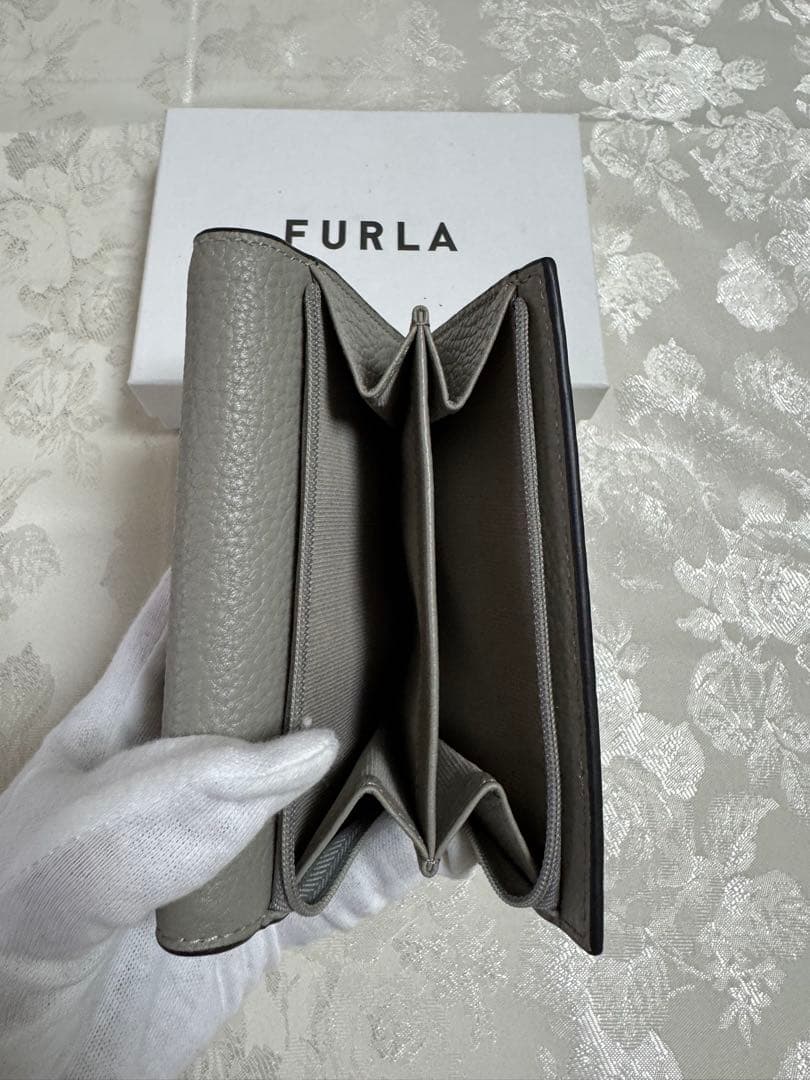 FURLA グレー 三つ折り財布
