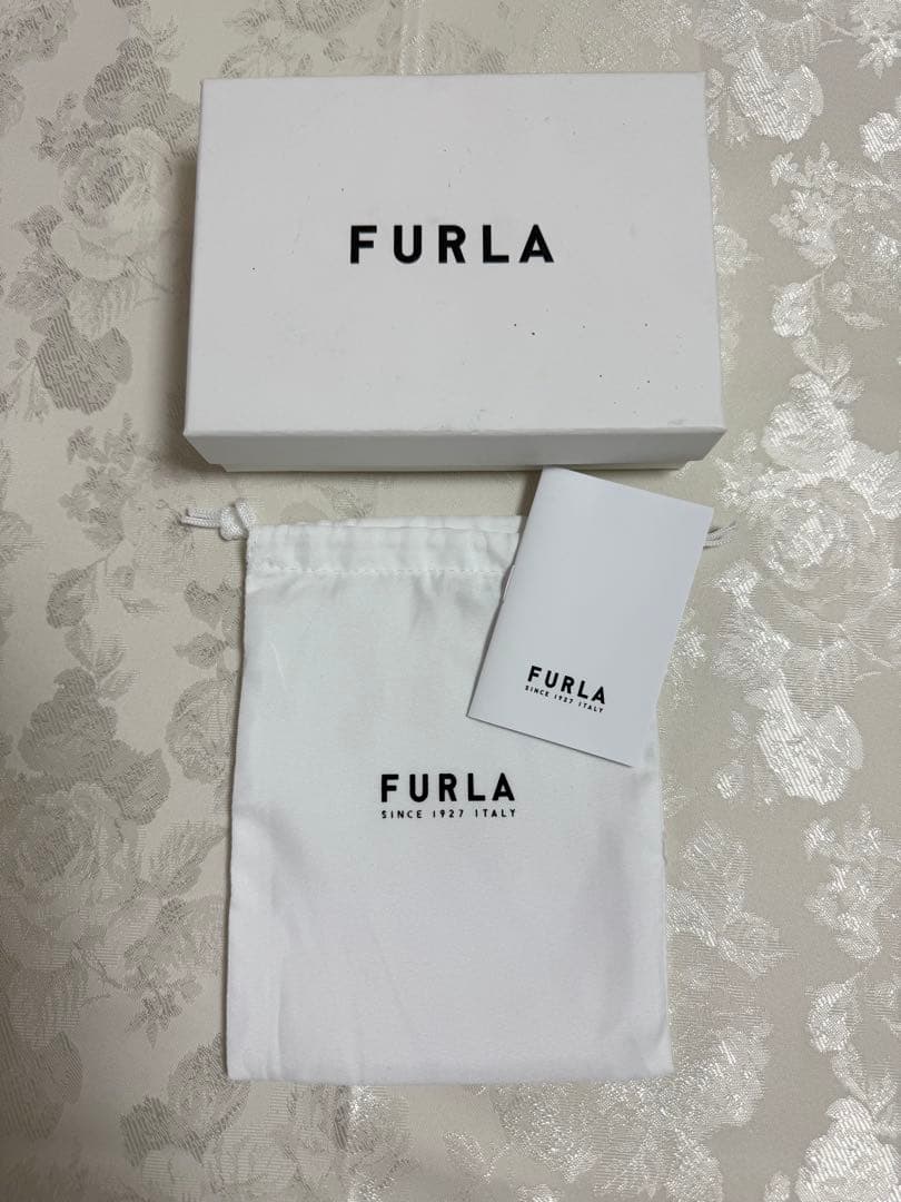 FURLA グレー 三つ折り財布